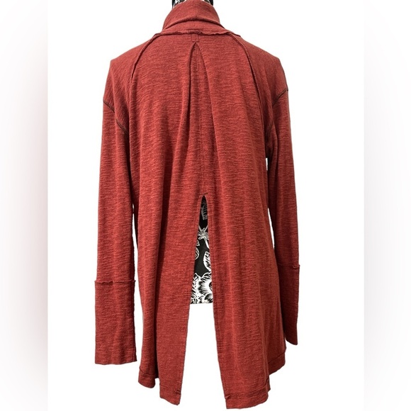 FREE PEOPLE split back turtle neck - Picture 2 of 11